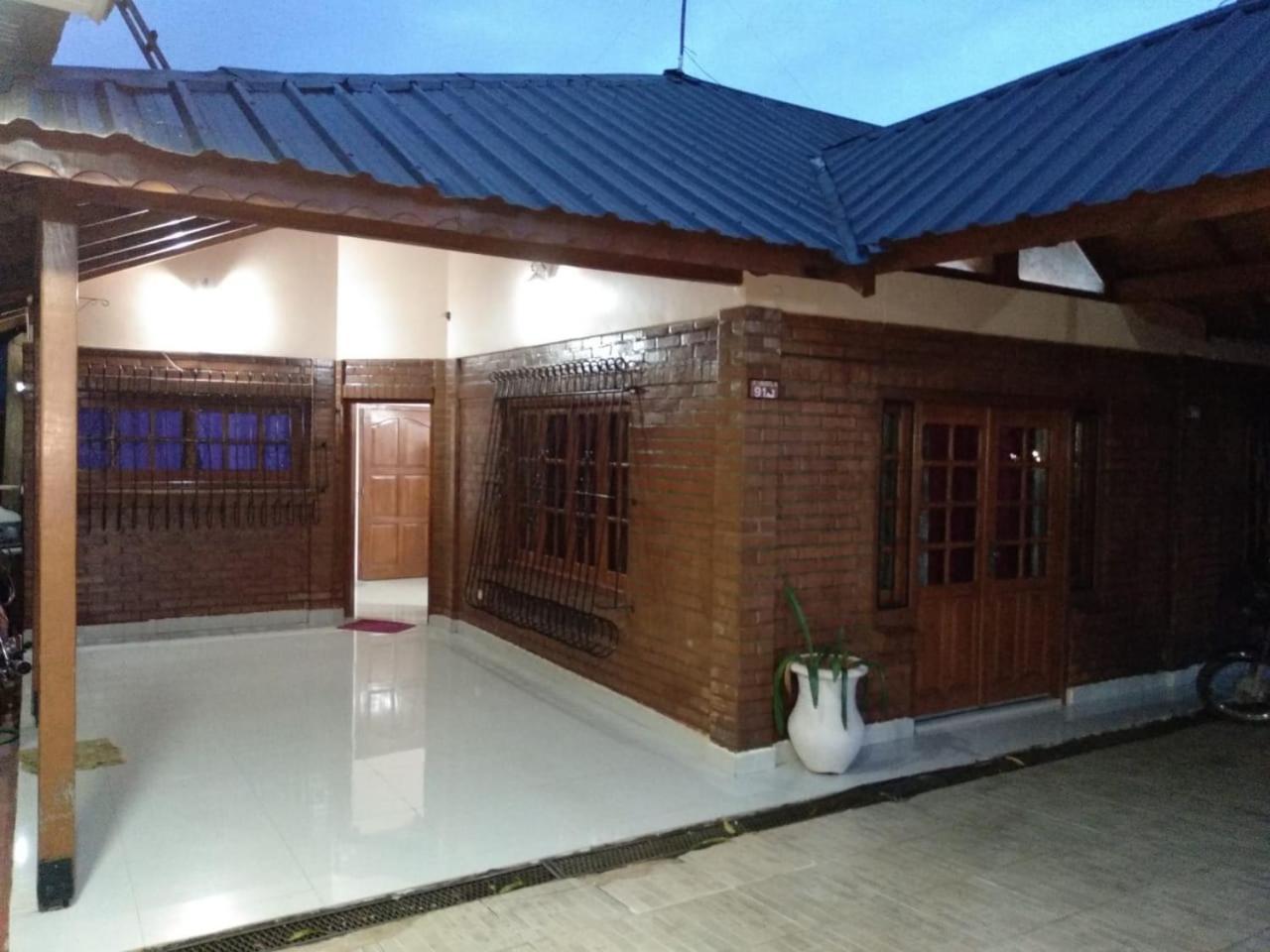 Lo De Chawi Villa Puerto Iguazú Exteriör bild